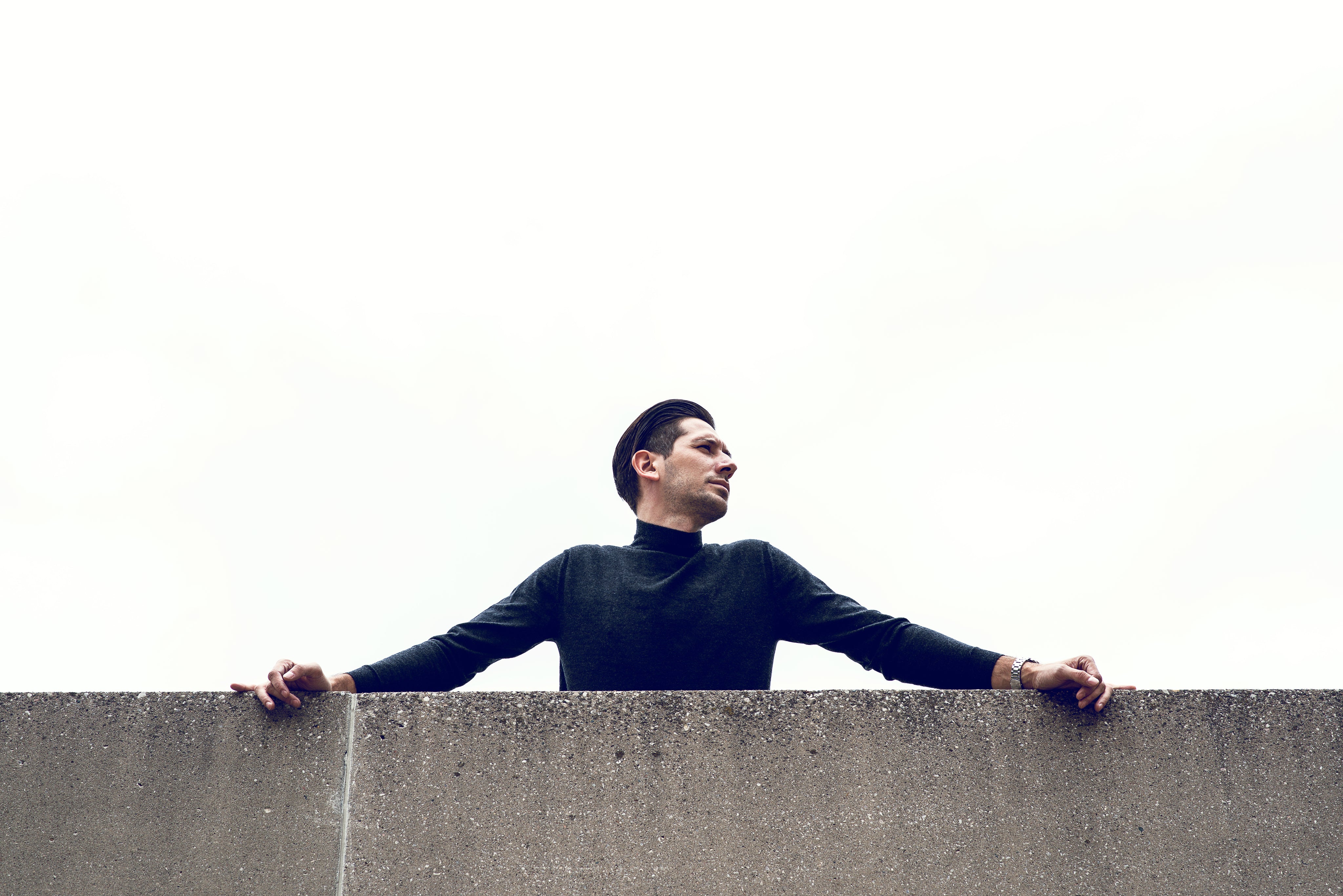 <em>Luis Perea</em>